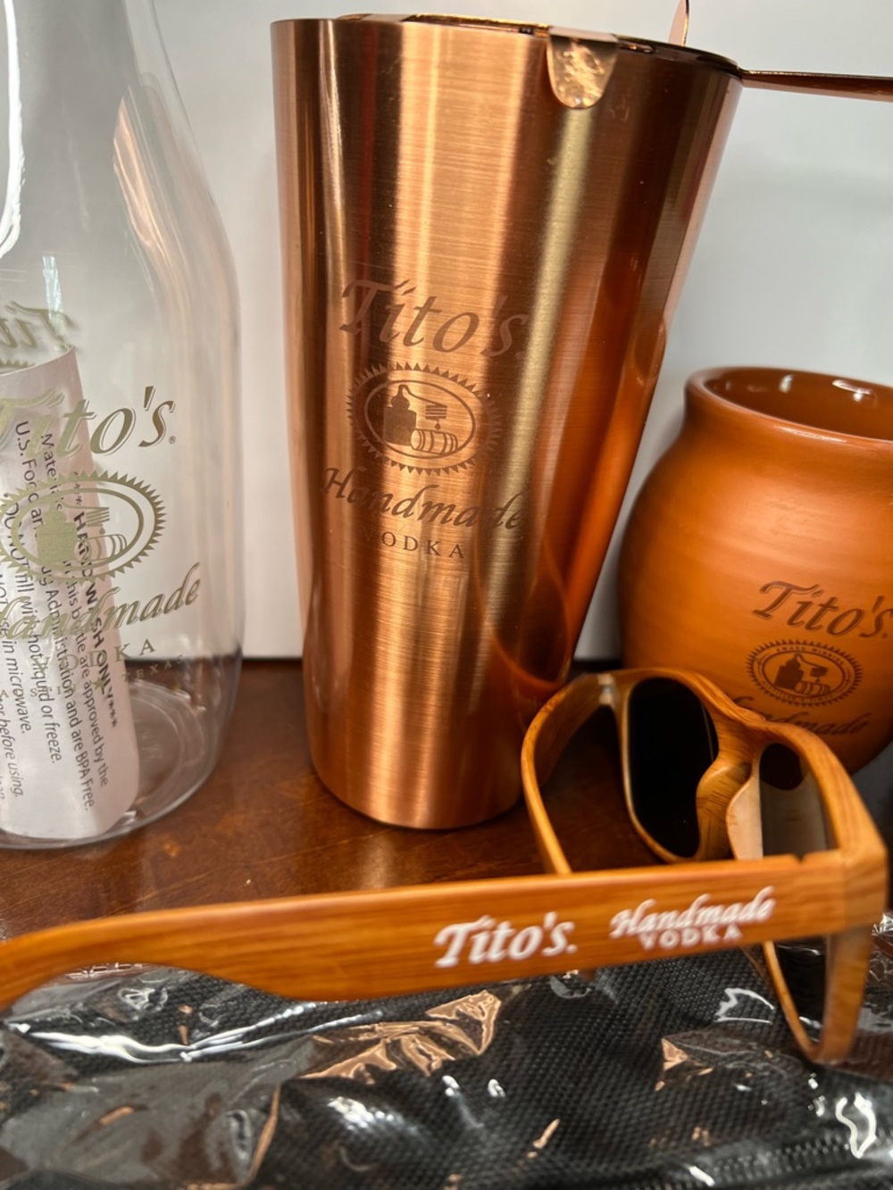 Lot of Tito’s items: cups, drink shaker, fanny pack, sunglasses, carafe - Picture 7 of 8